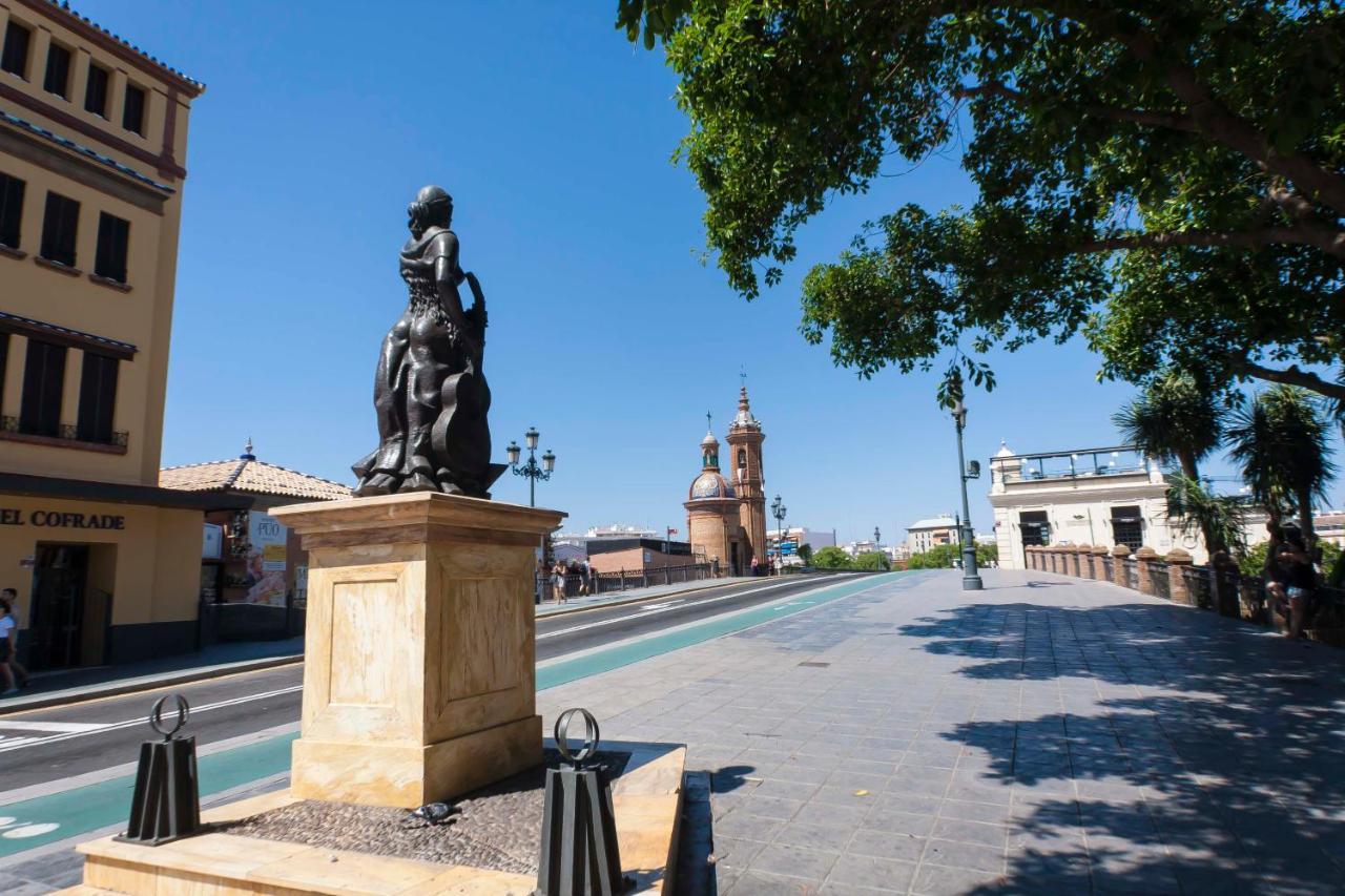 Betis Deluxe Riverside Seville Exterior photo